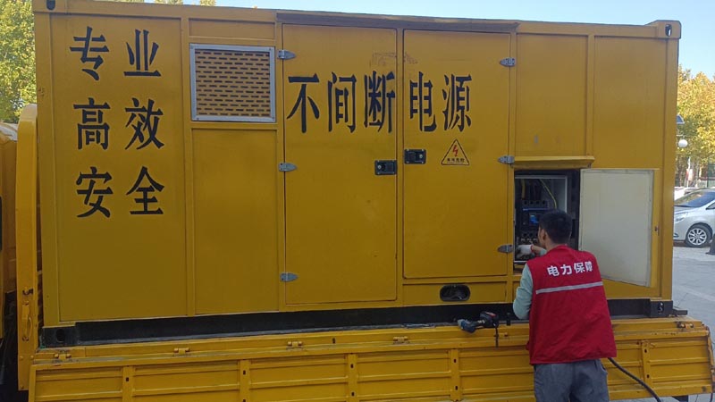 梁溪柴油发电机组和UPS电源配合使用时，如何避免切换过程中的电力中断？